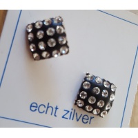 oorknopjes_zwart_640x549